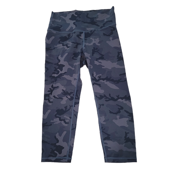 Zyia Active Women’s Luxe High Rise Camo Cropped Capri Leggings Yoga Pants 6-8 - Picture 3 of 5